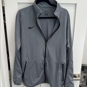 Nike Men's Light Gray Windbreaker